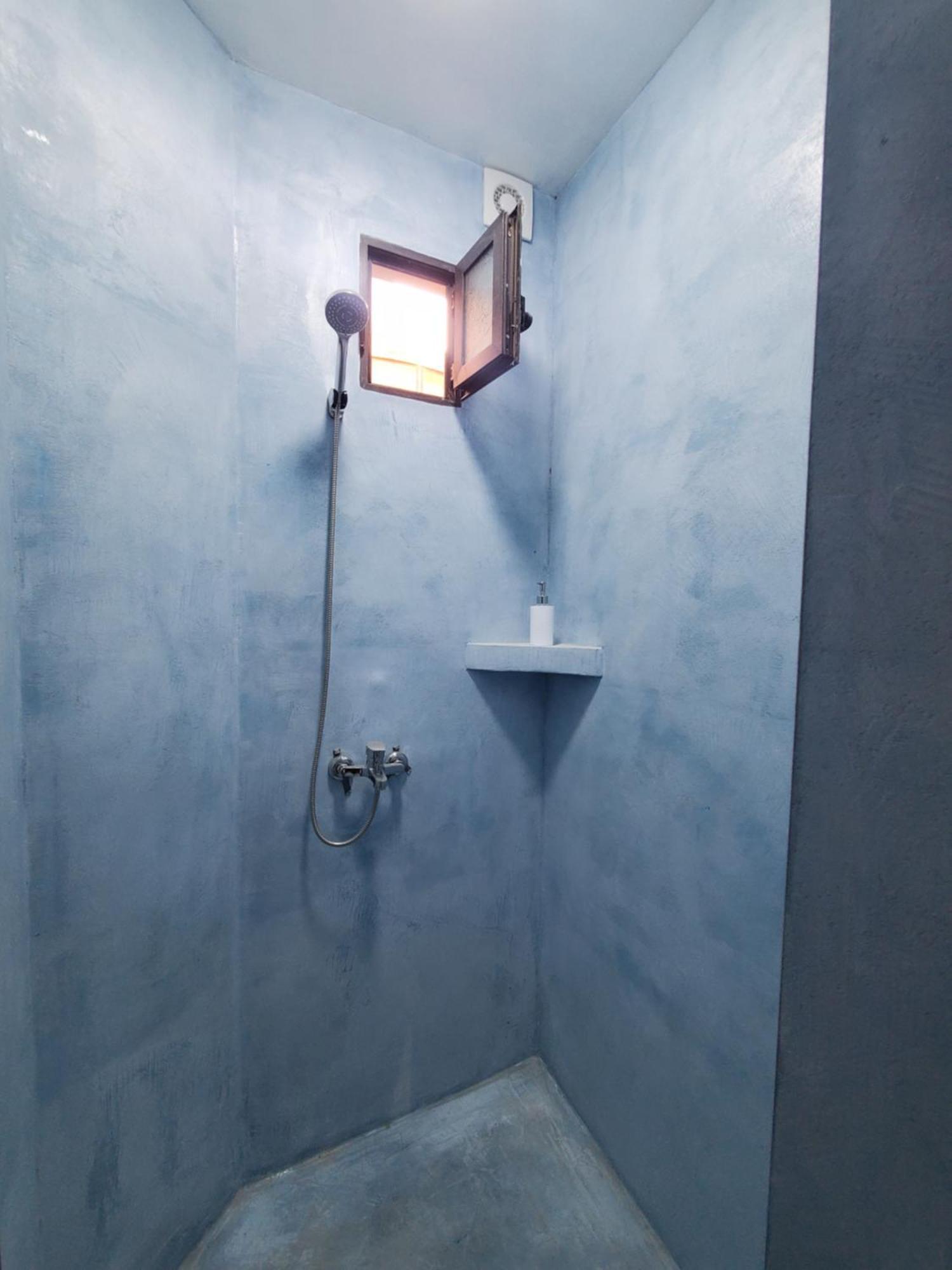 Wander Luxe Hostel *