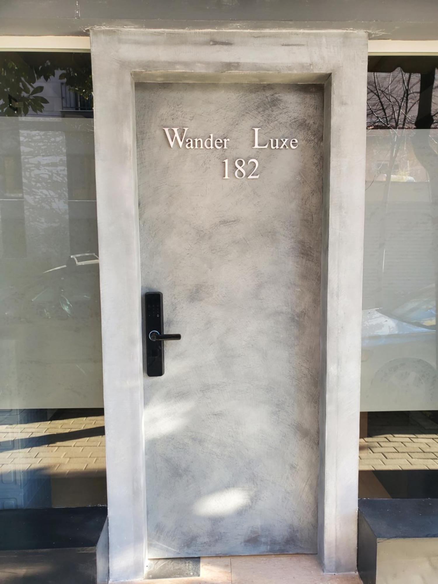 Wander Luxe Hostel *